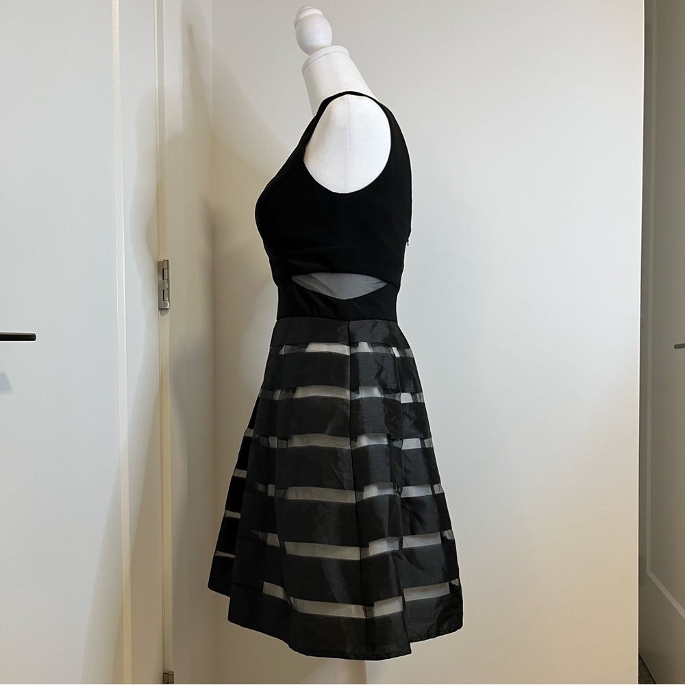 Xscape Black and Silver Crinoline Dress - Size 4 - FREE SHIPPING on Bundles $95+ - Picture 3 of 13